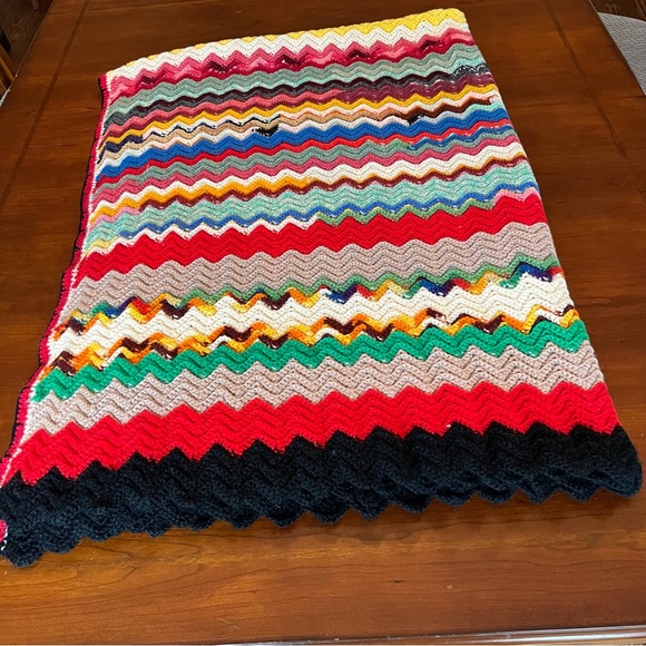 Chevron Crochet Afghan Throw Blanket - Picture 11 of 13